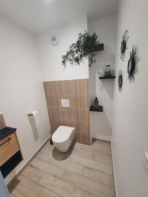 Maison A Theme Le Mans 66 Holiday home Guecelard